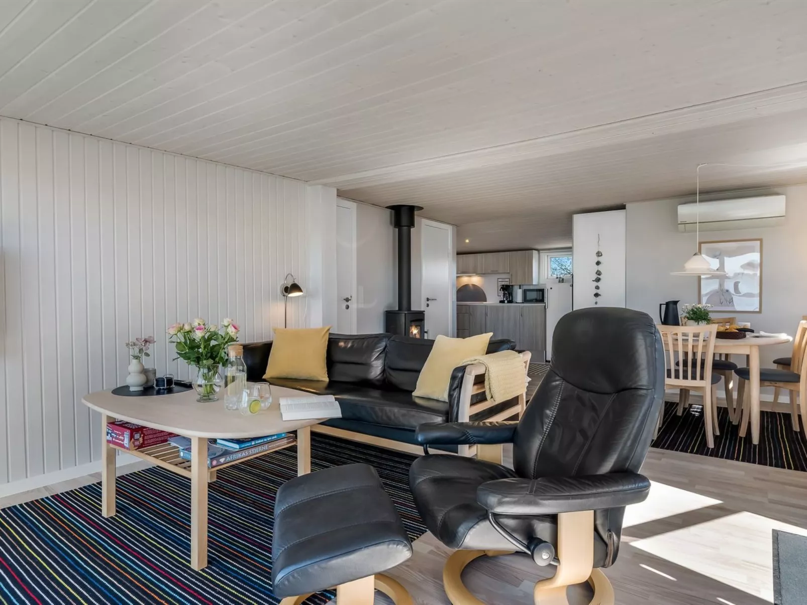 "Stilla" - 150m from the sea - Binnen