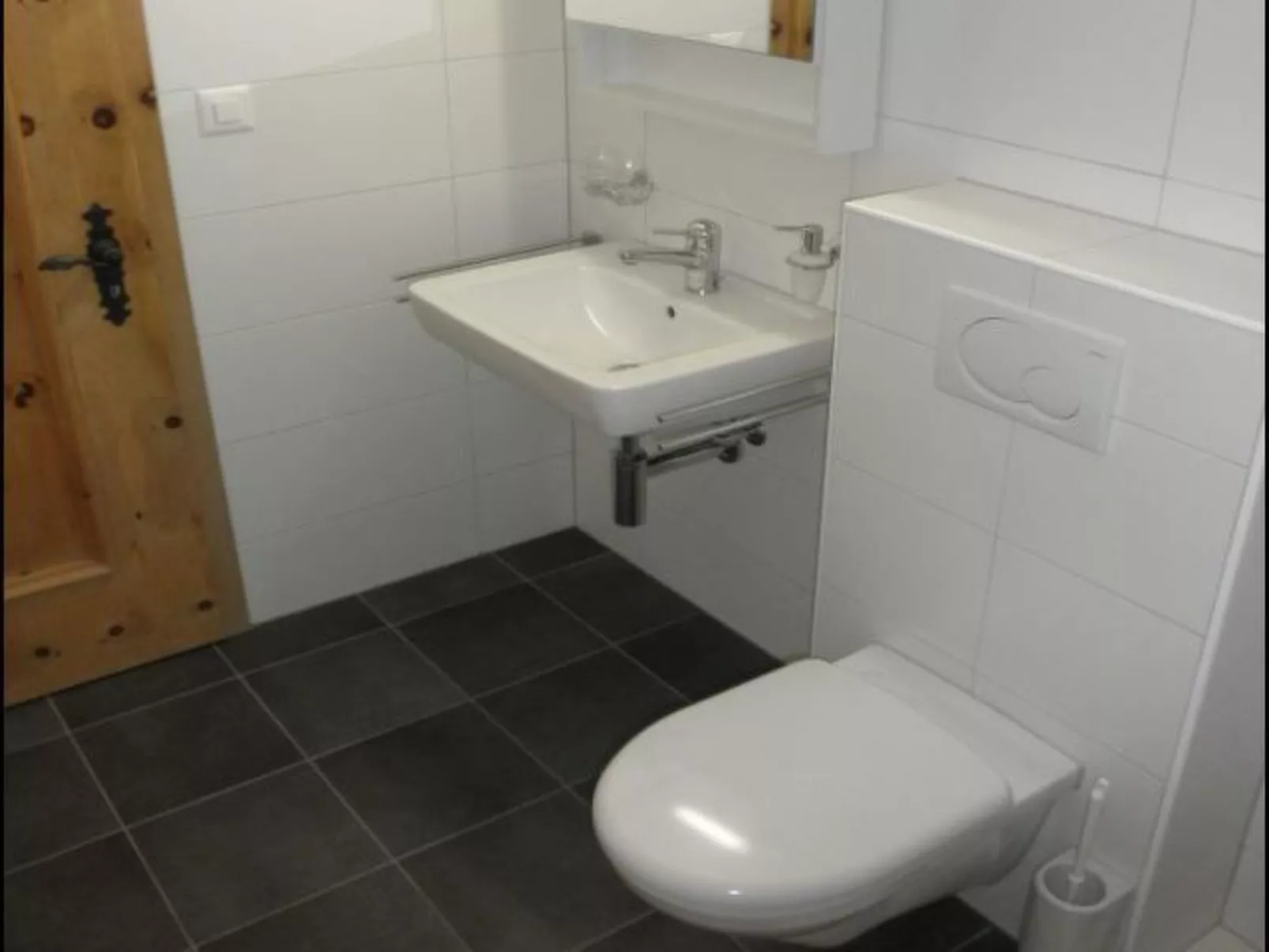 Ner B / Hartl, (Flims Dorf). 2.5 Zimmerwohnung - Binnen