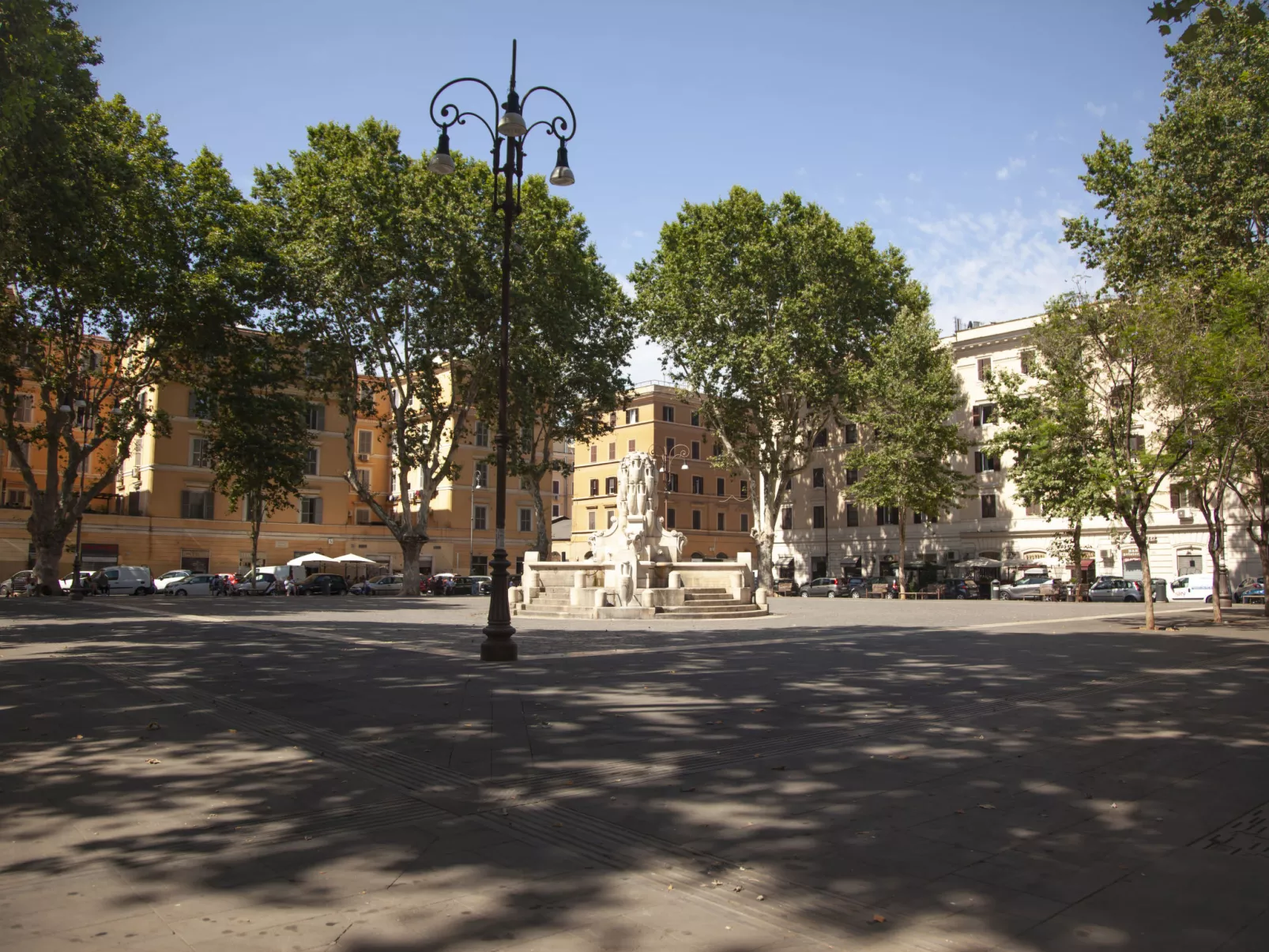 Testaccio Piramide-Buiten