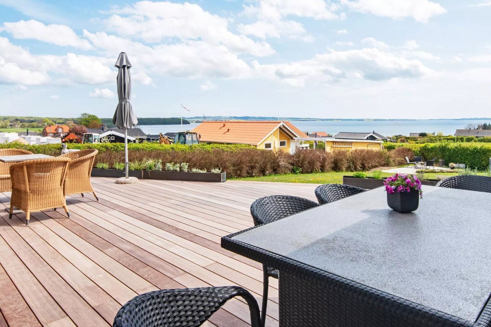 Luxe vakantiehuis in Rønde op 400 m van de oceaan-Waterzicht