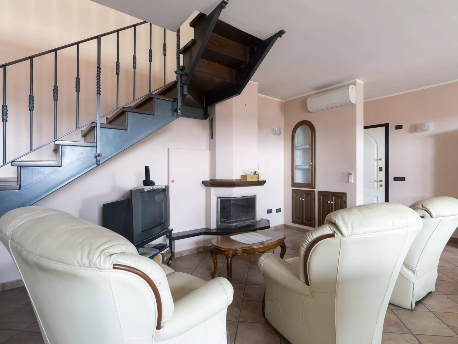 Villa Fontana Vecchia-Binnen