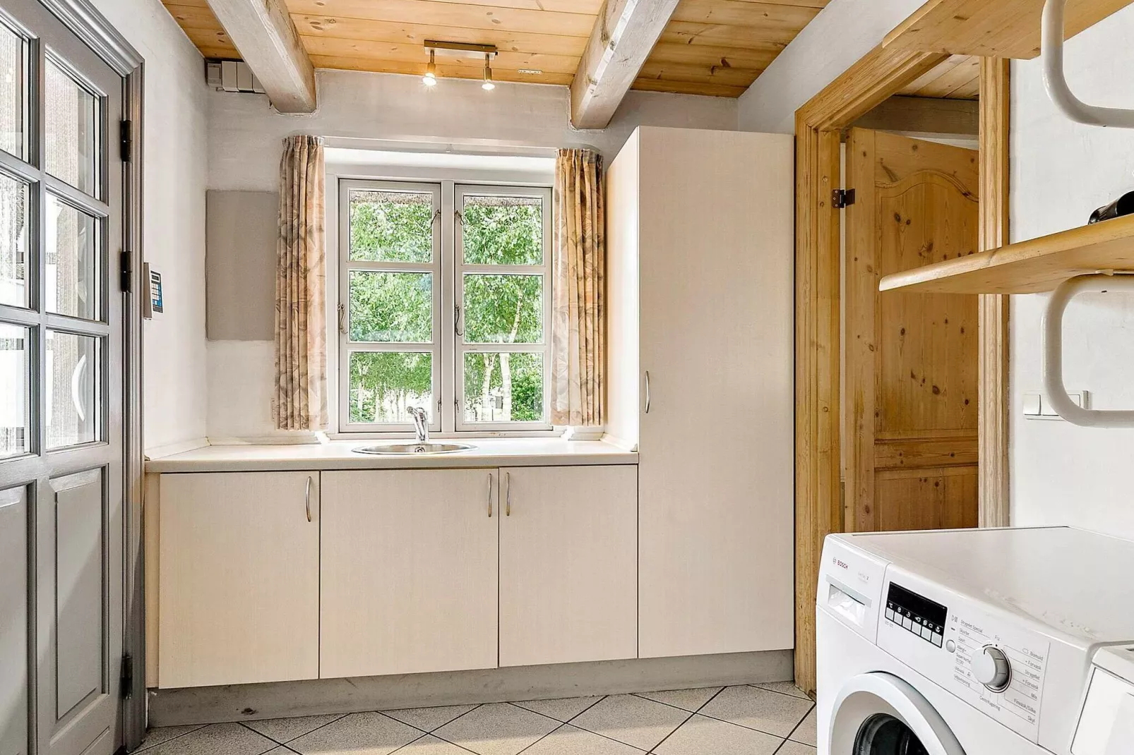 Luxe retraite met hottub -- By Traum Ferienwohnungen-Binnen