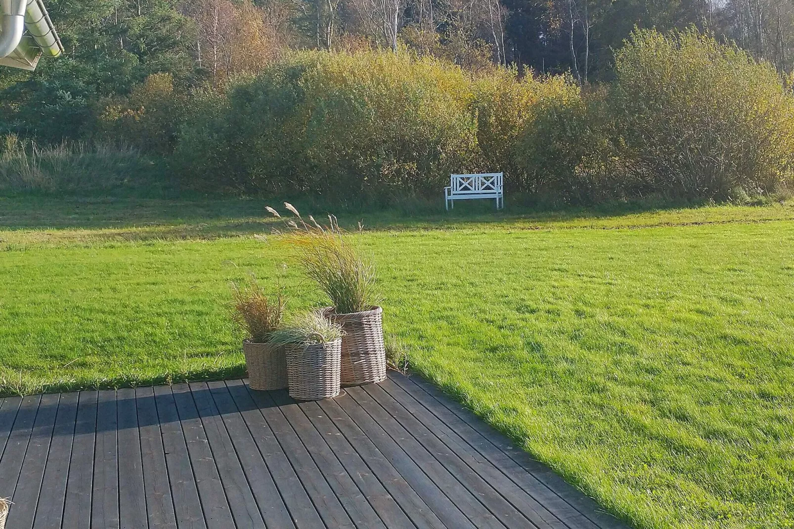 Modern vakantiehuis in Øster Assels met overdekt terras-Buitenlucht