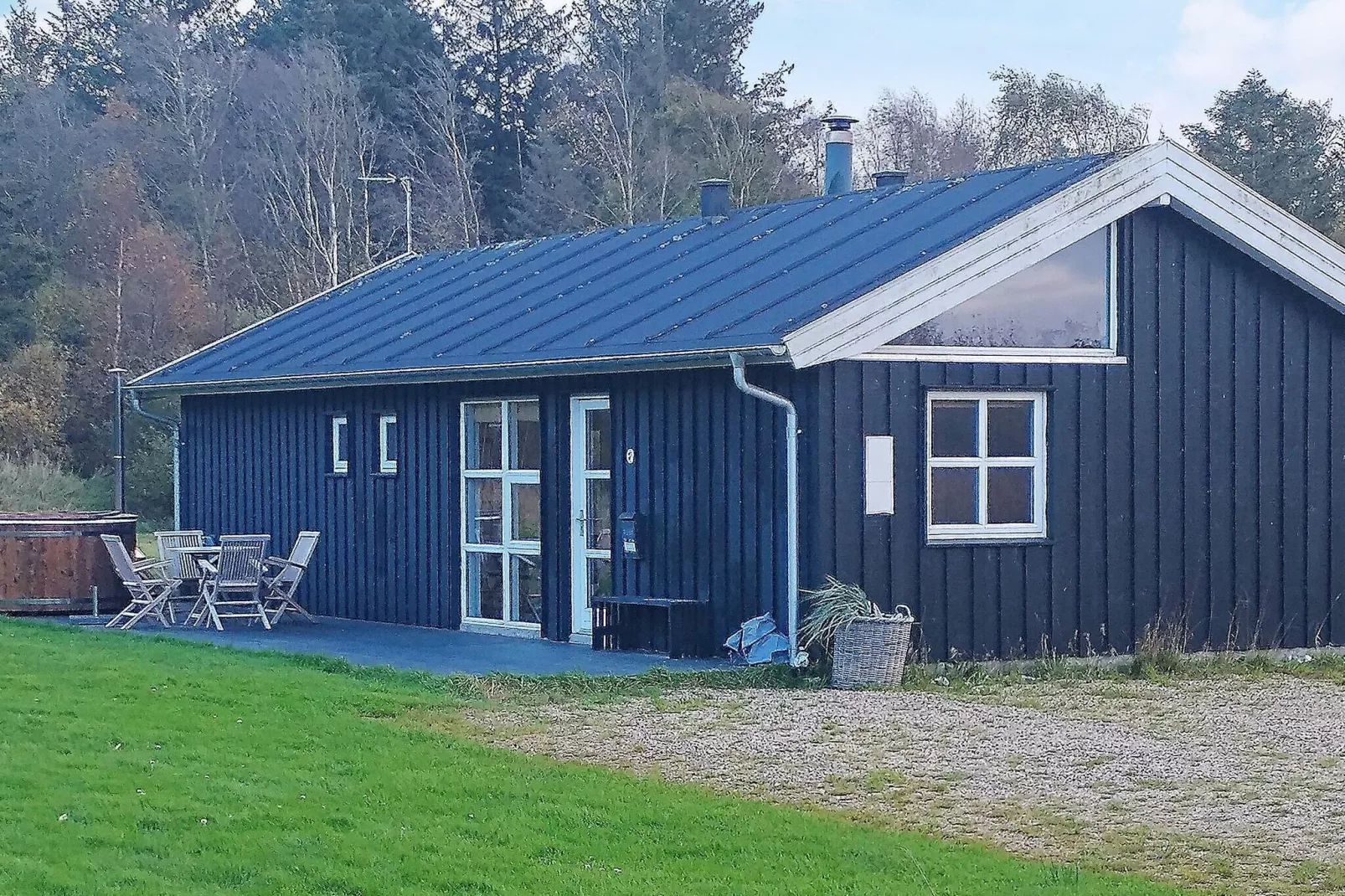 Modern vakantiehuis in Øster Assels met overdekt terras-Buitenlucht