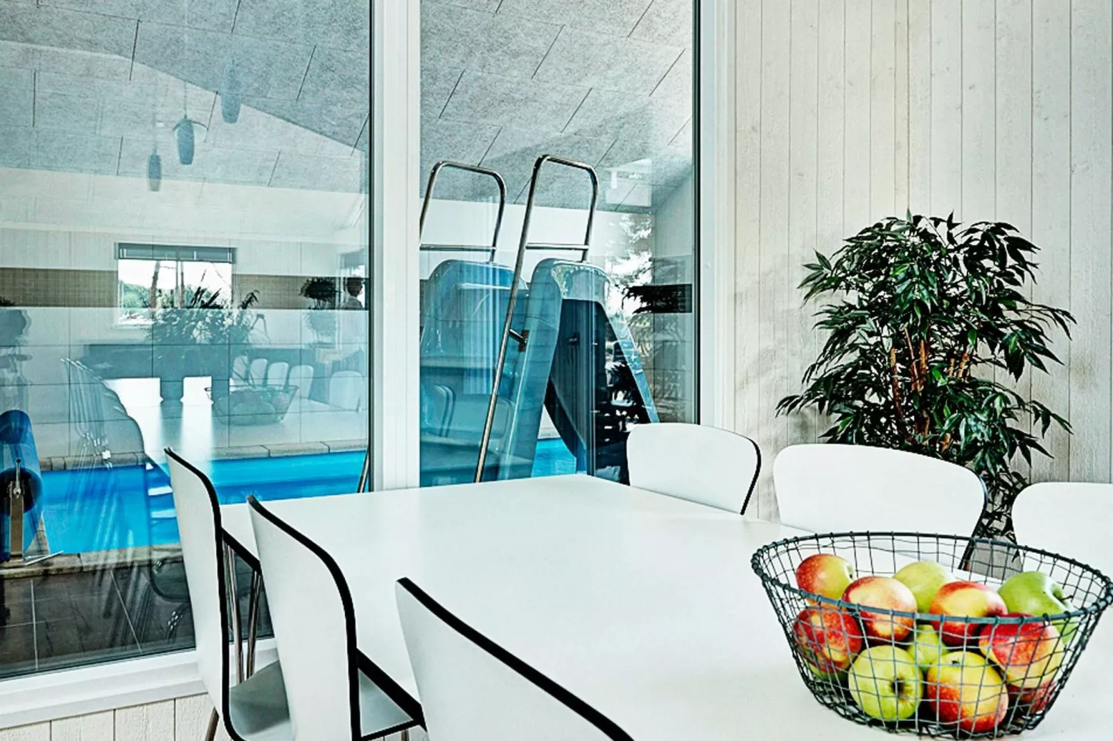 Luxe vakantiehuis in Nexø met groot zwembad-Binnen