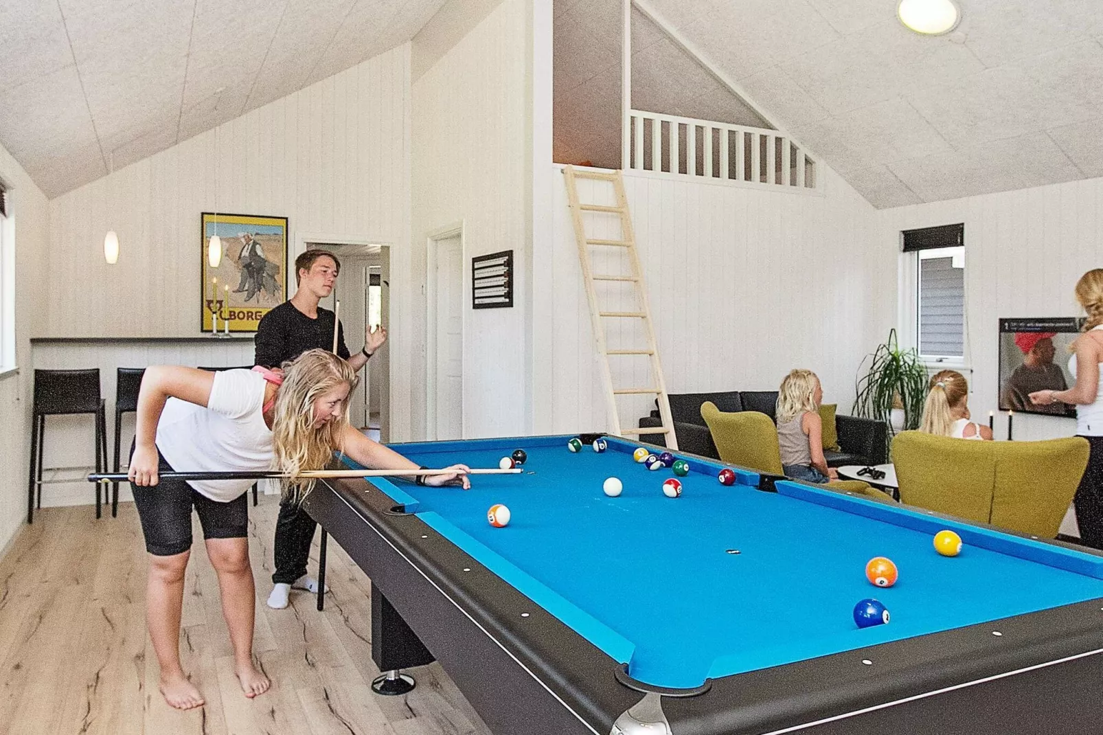 Luxe vakantiehuis in Nexø met groot zwembad-Binnen