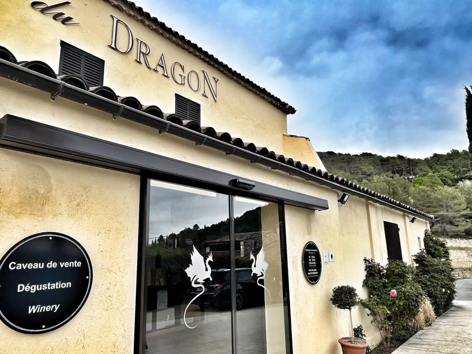 Domaine du Dragon-Buiten