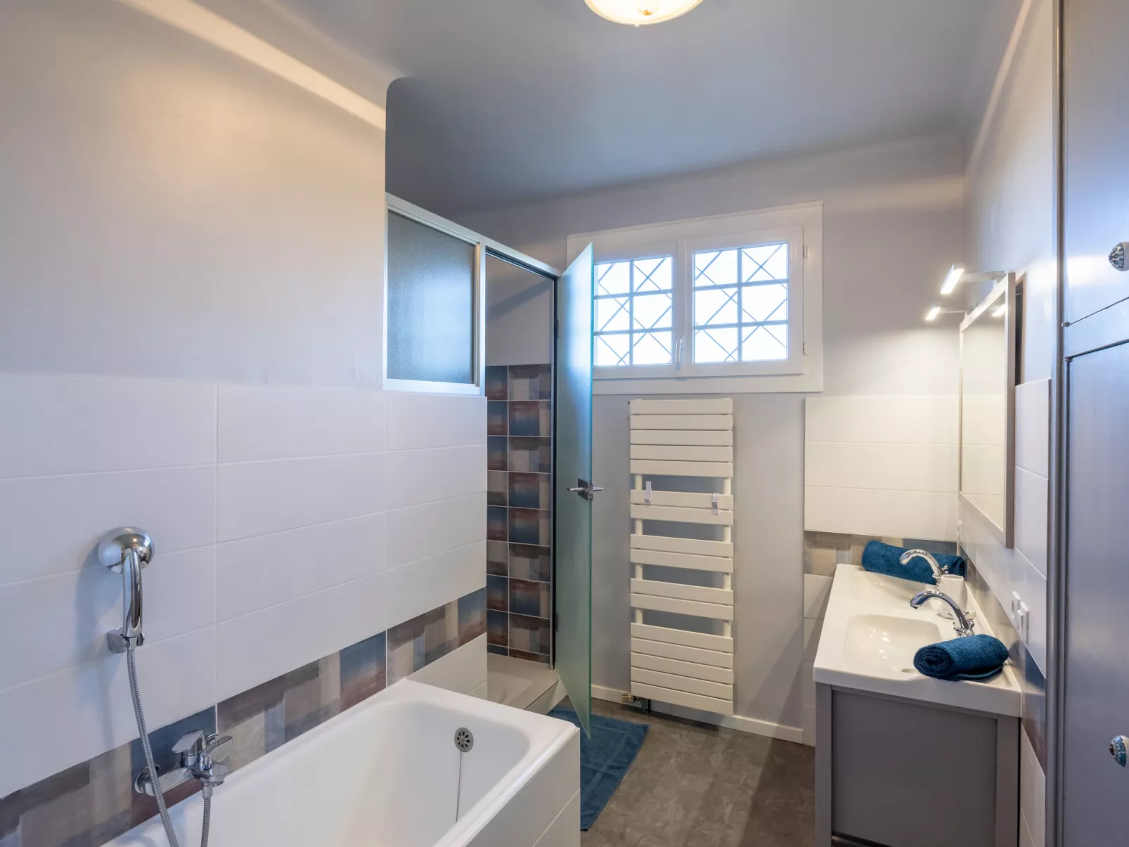 Le Clos Saint Emilie (Tennis & piscine)-Binnen