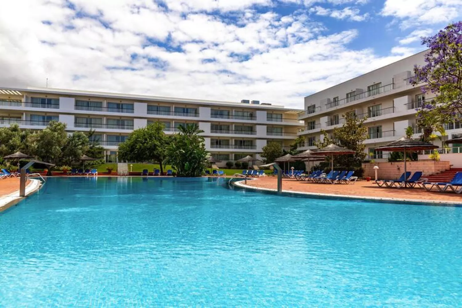 4-kamer appartement uitzicht op jachthaven of zwembad -Marina Club II,  Lagos-Zwembad