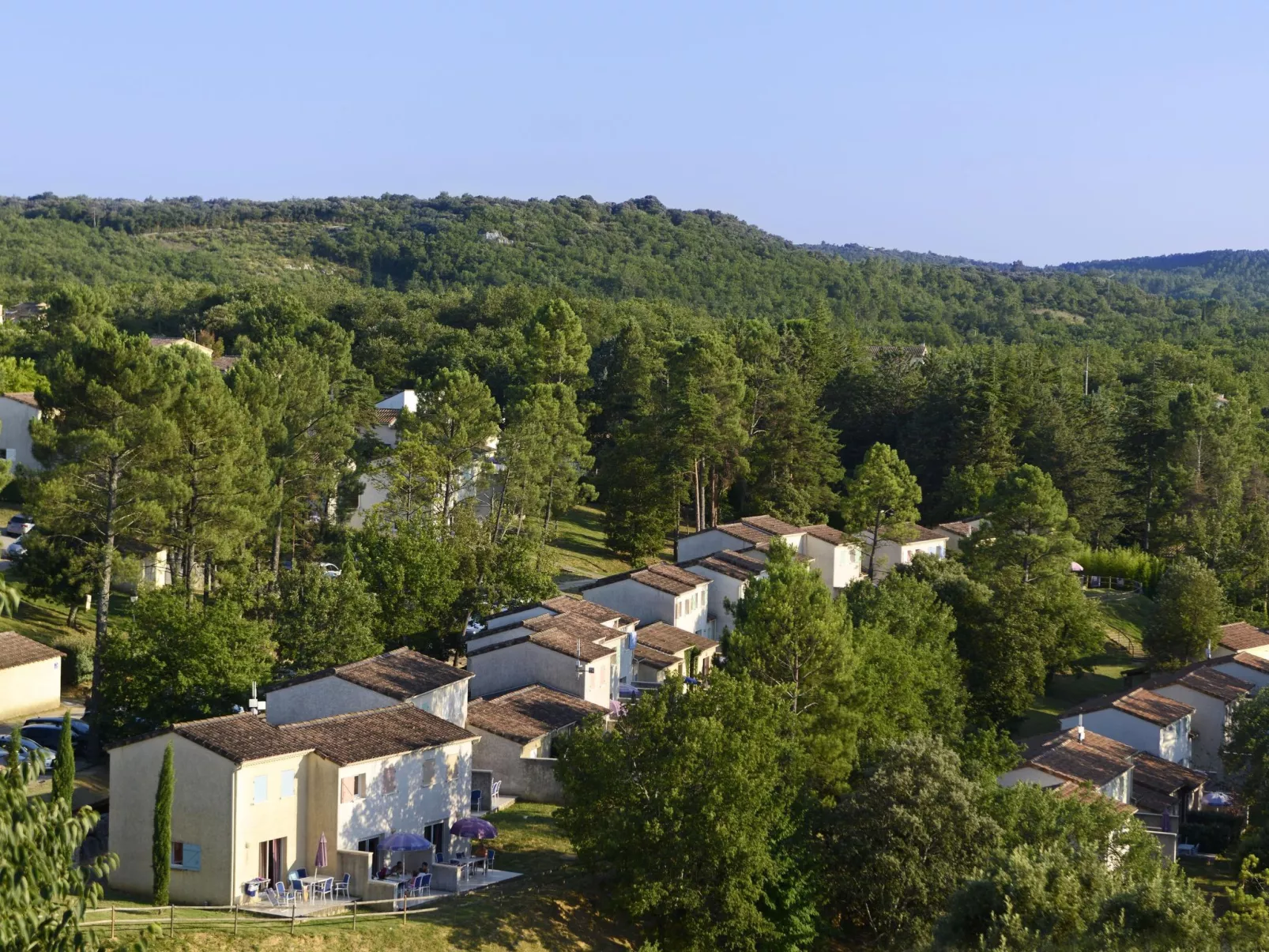 Les Hauts de Salavas-Buiten