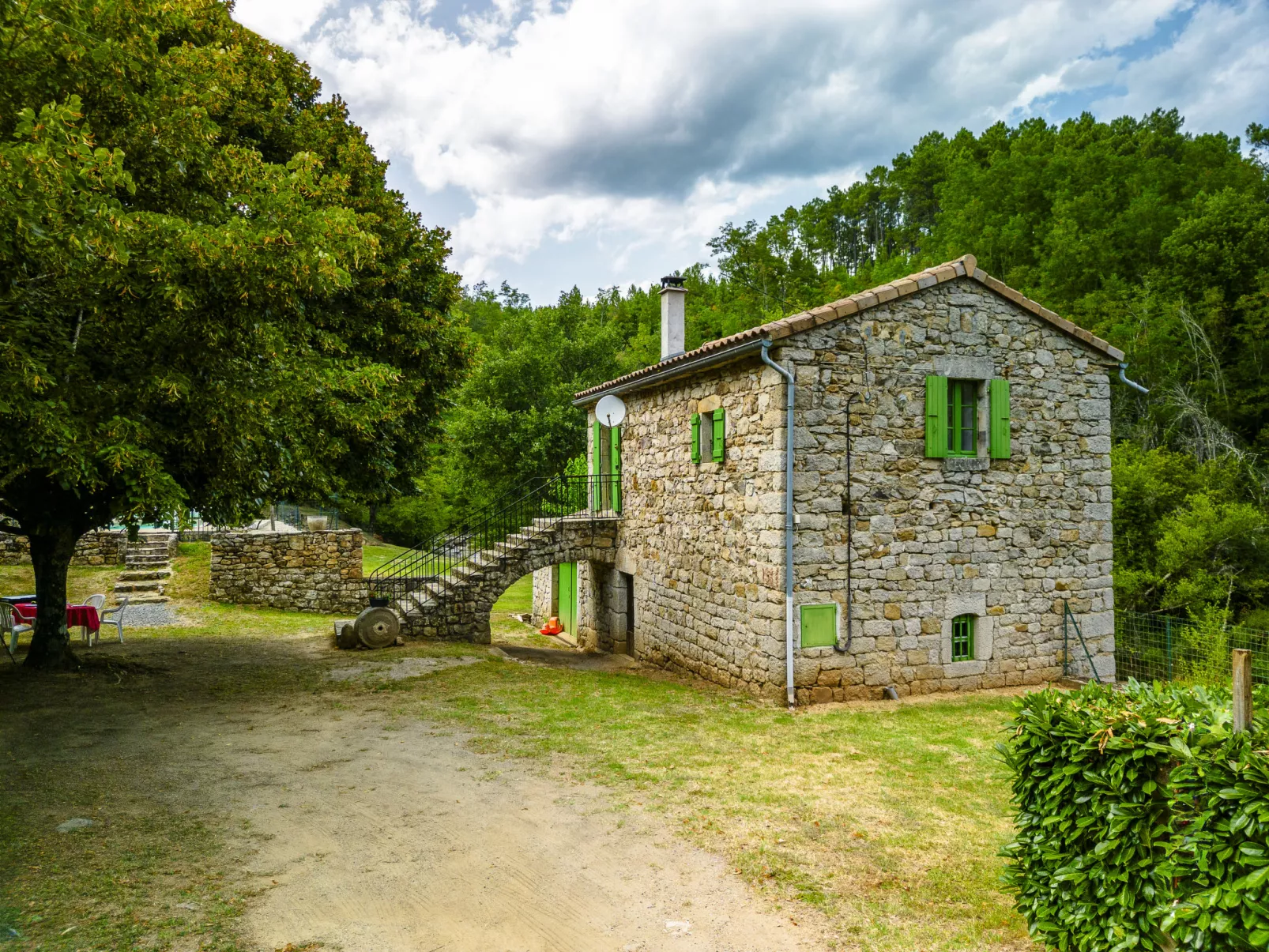 Le Moulin-Buiten