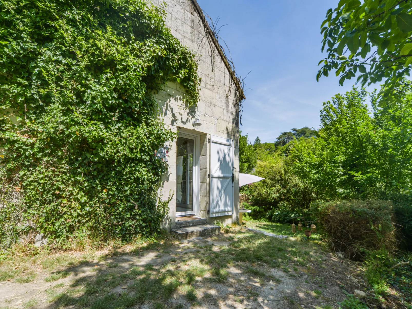 La petite maison blanche-Buiten