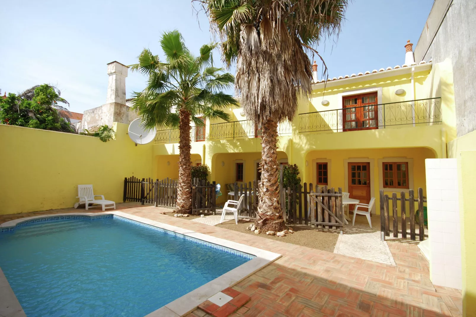 Casa Tavira-Buitenkant zomer