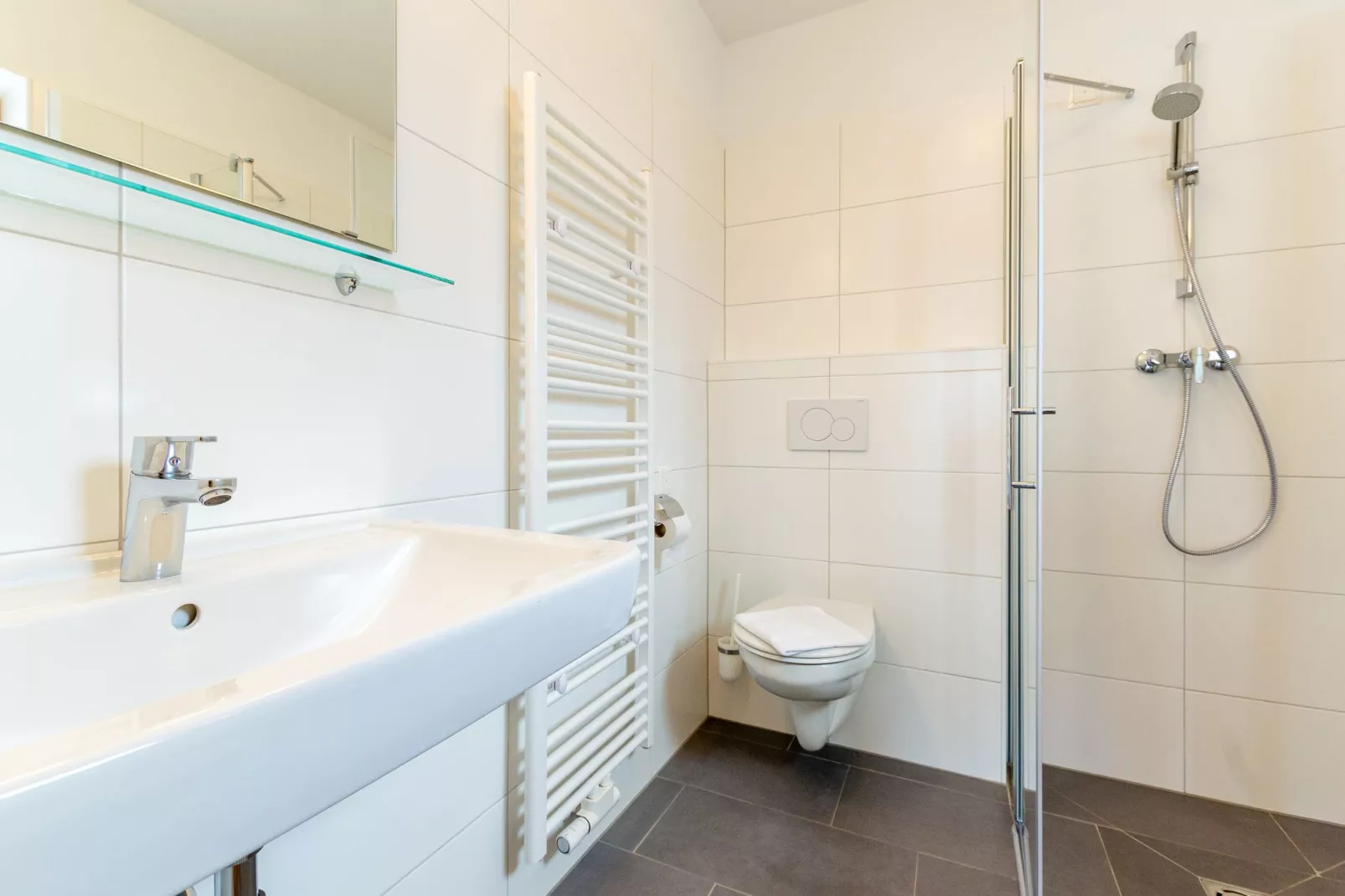 Luxery Salzkammergut Chalet H-Badkamer