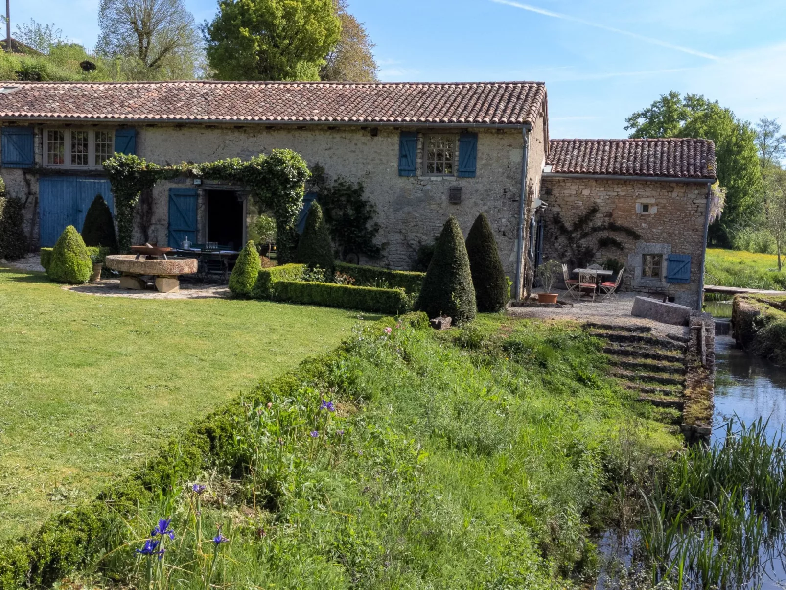 Moulin De Mois-Buiten