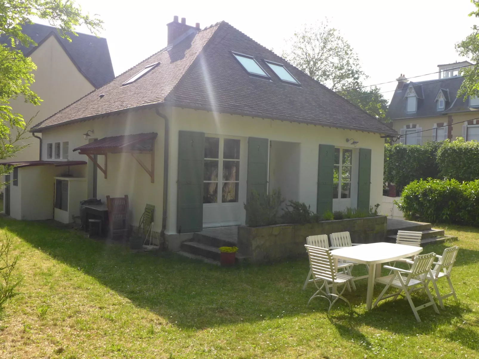 Sunny Lodge-Buiten