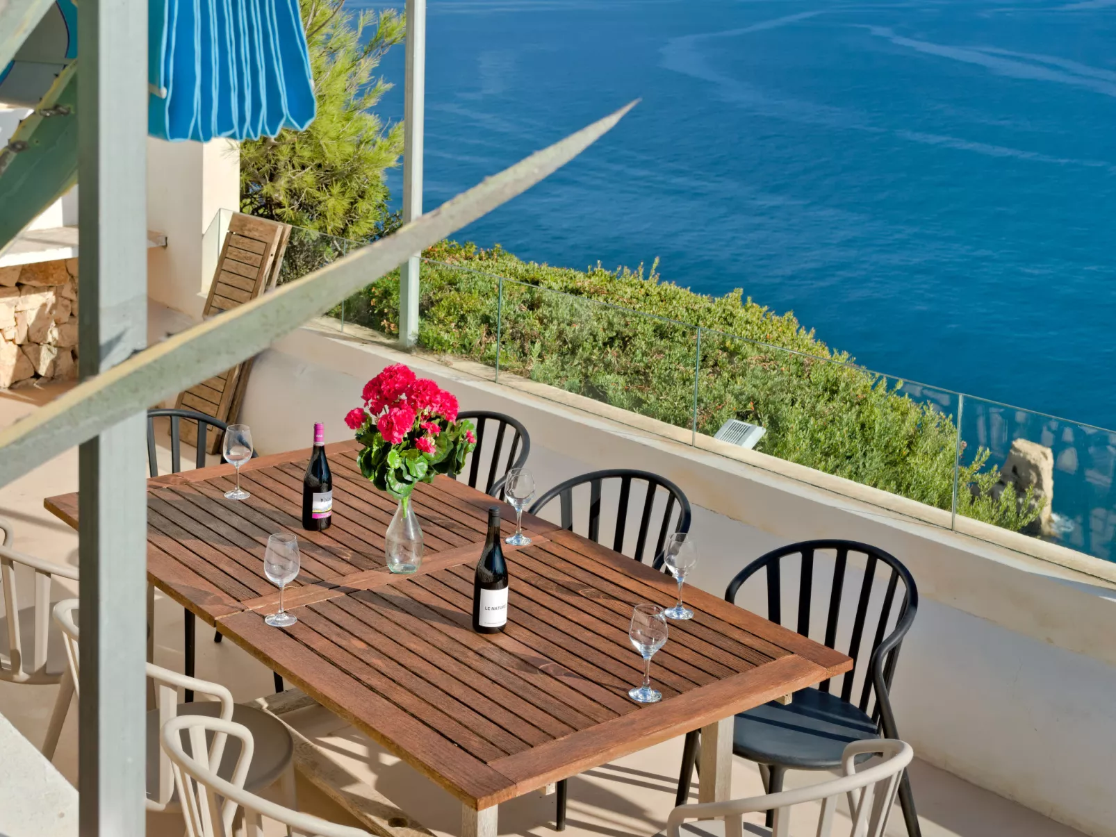 Terrasse sur la Mer-Buiten