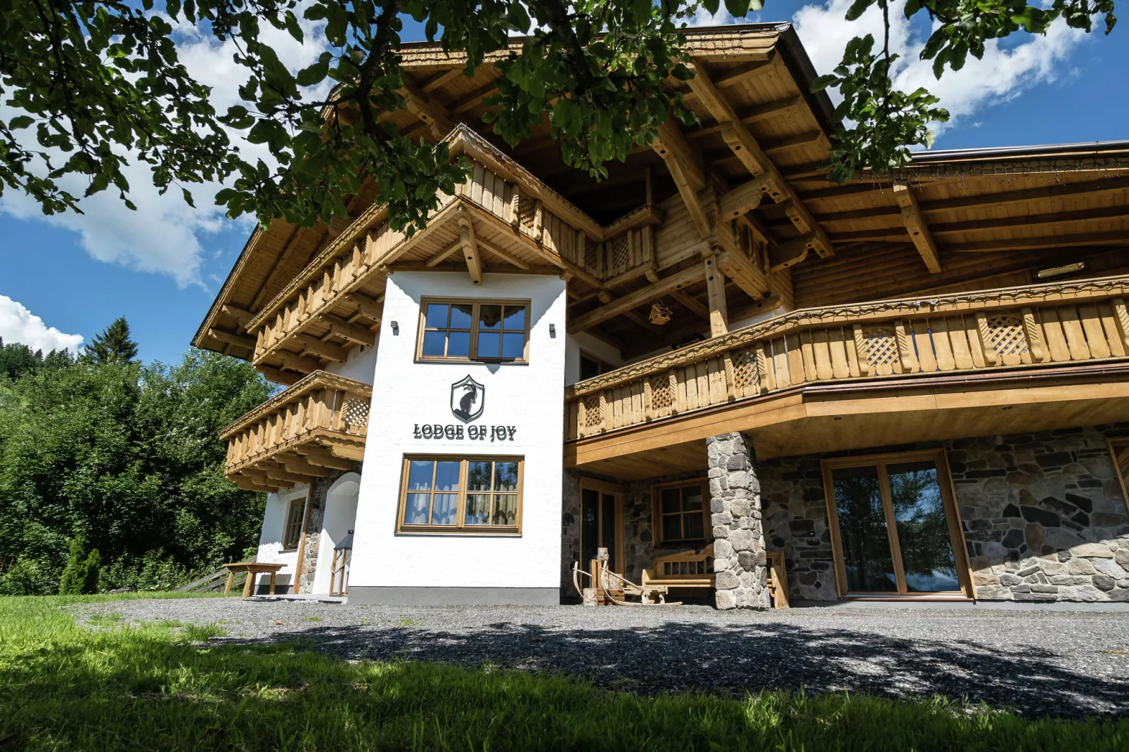 Chalet Lodge of Joy-Buitenkant zomer