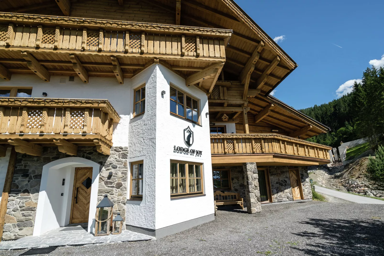 Chalet Lodge of Joy-Buitenkant zomer