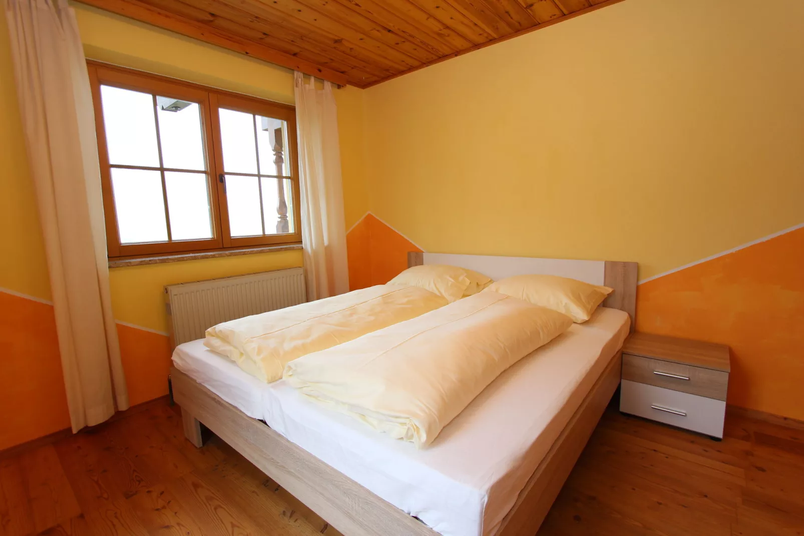 Prachtig appartement in Salzburgerland met zonnig balkon-Slaapkamer