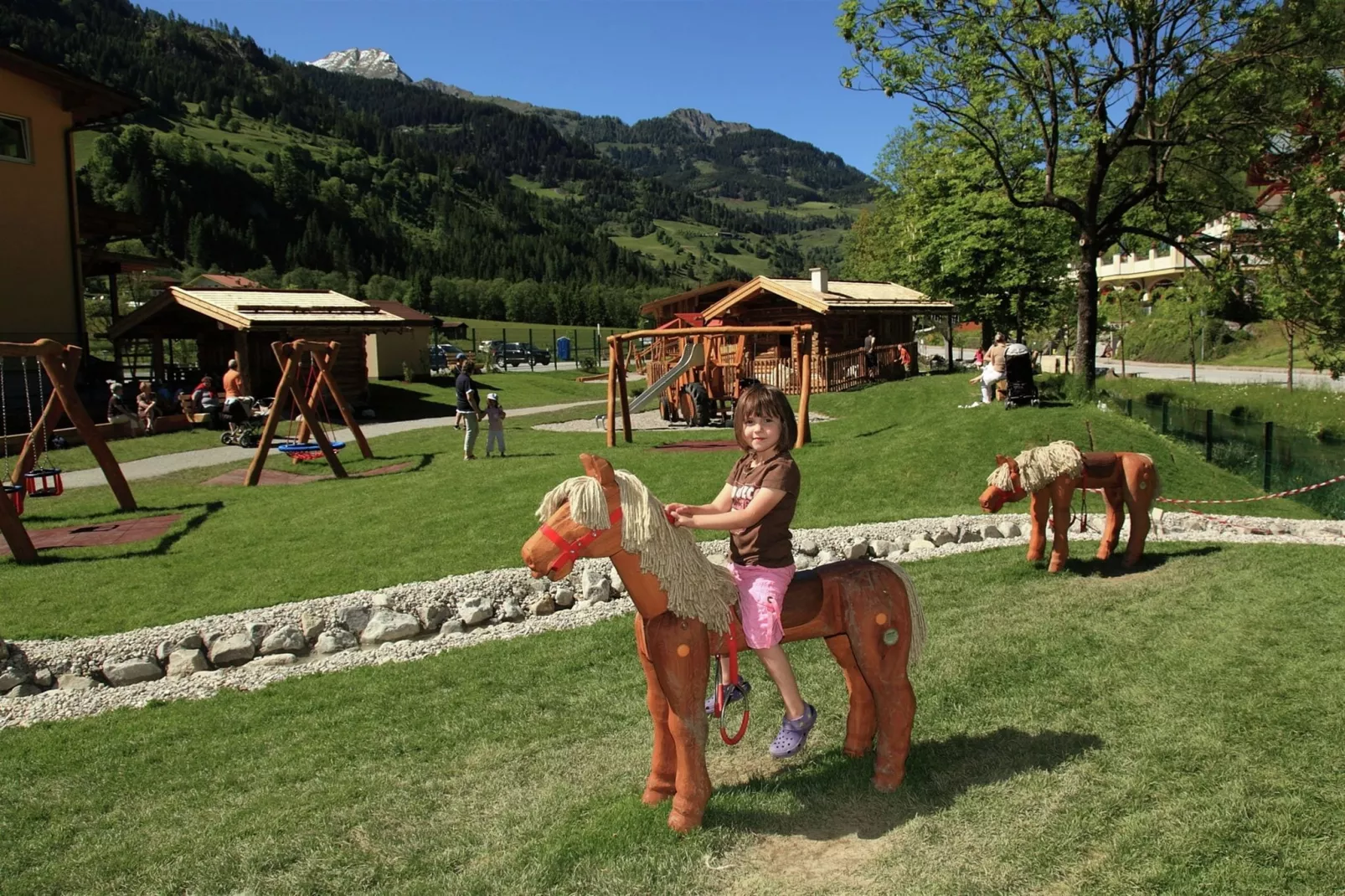 Prachtig appartement in Salzburgerland met zonnig balkon-Gebieden zomer 5km