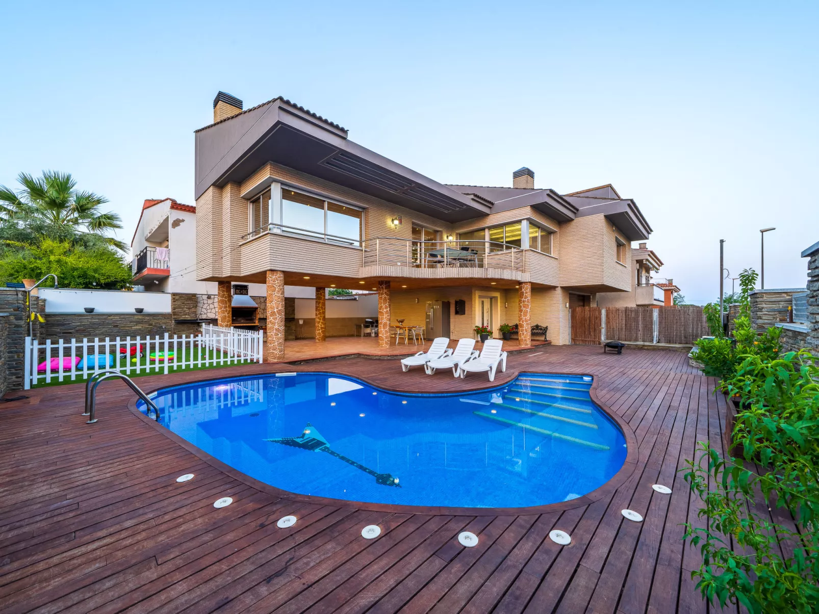 Villa Luxury Rock Tirri-Buiten