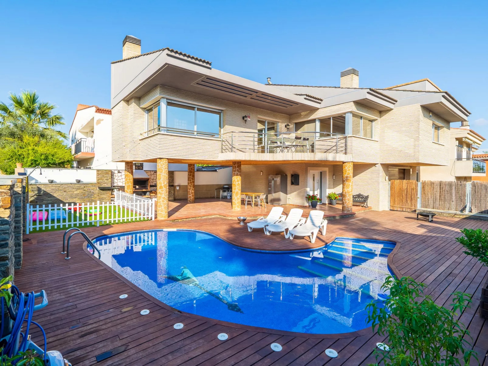 Villa Luxury Rock Tirri-Buiten