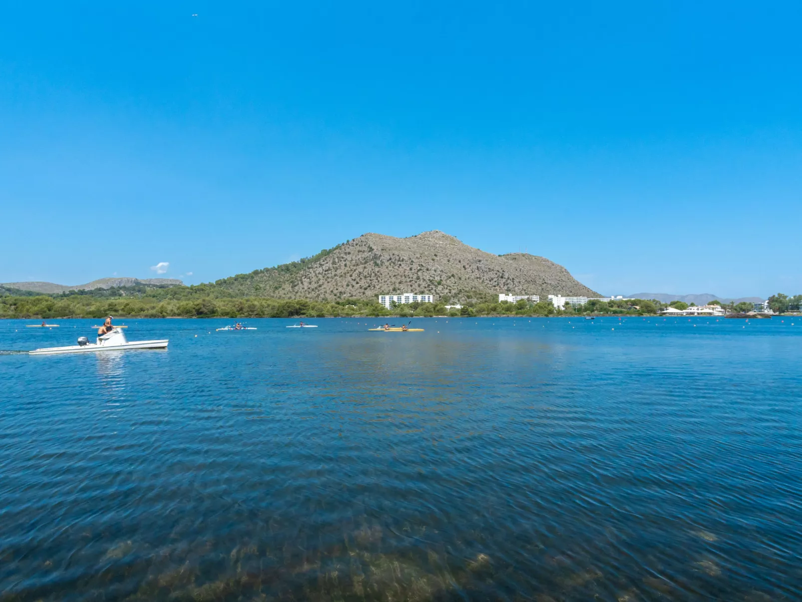 Lago y Mar-Buiten