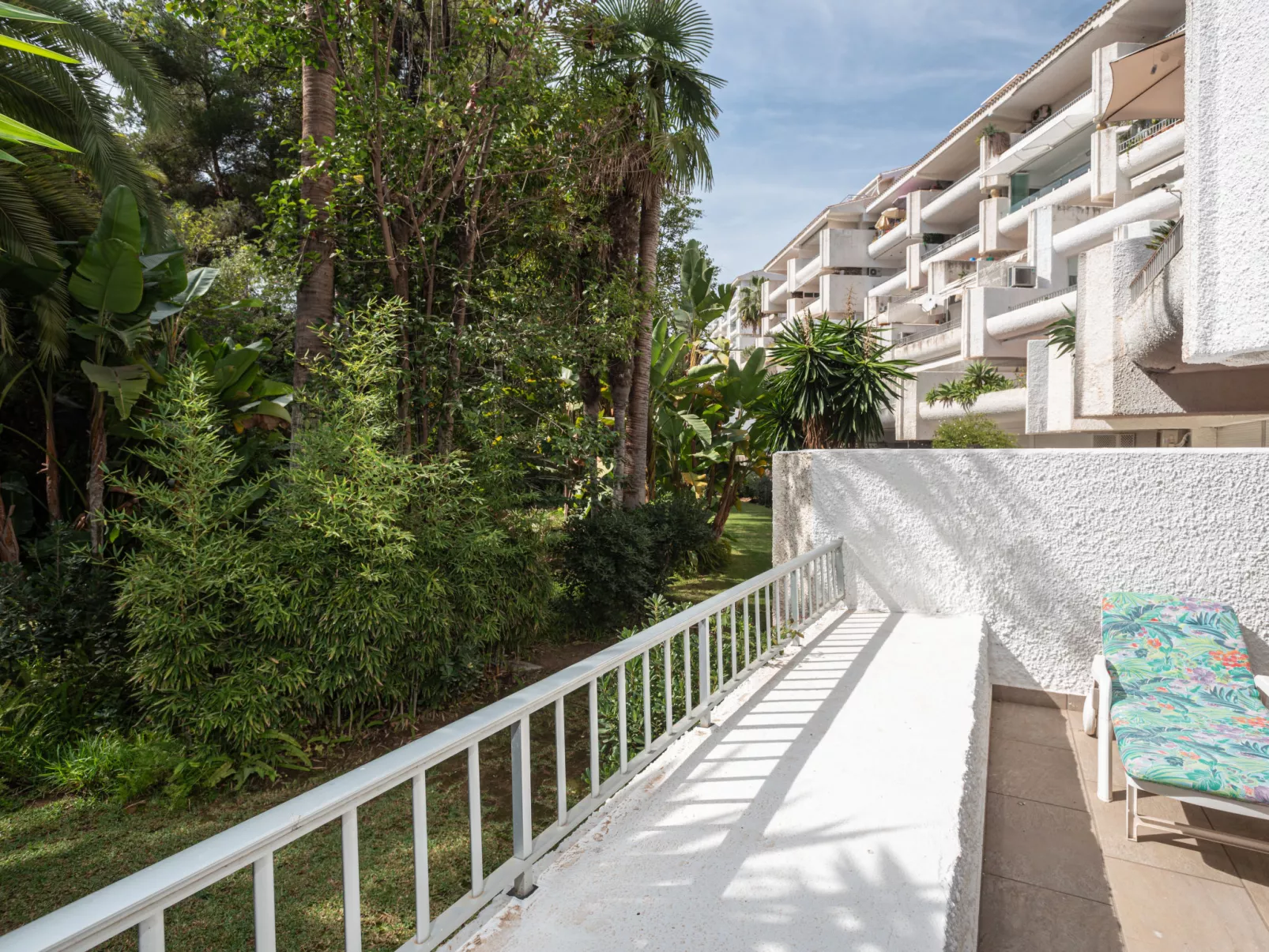 Jardines del Mar-Buiten