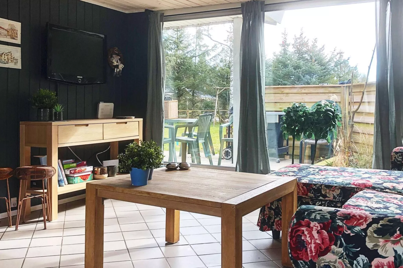 Afgelegen Lagune Toevluchtsoord in Hou-By Traum-Binnen