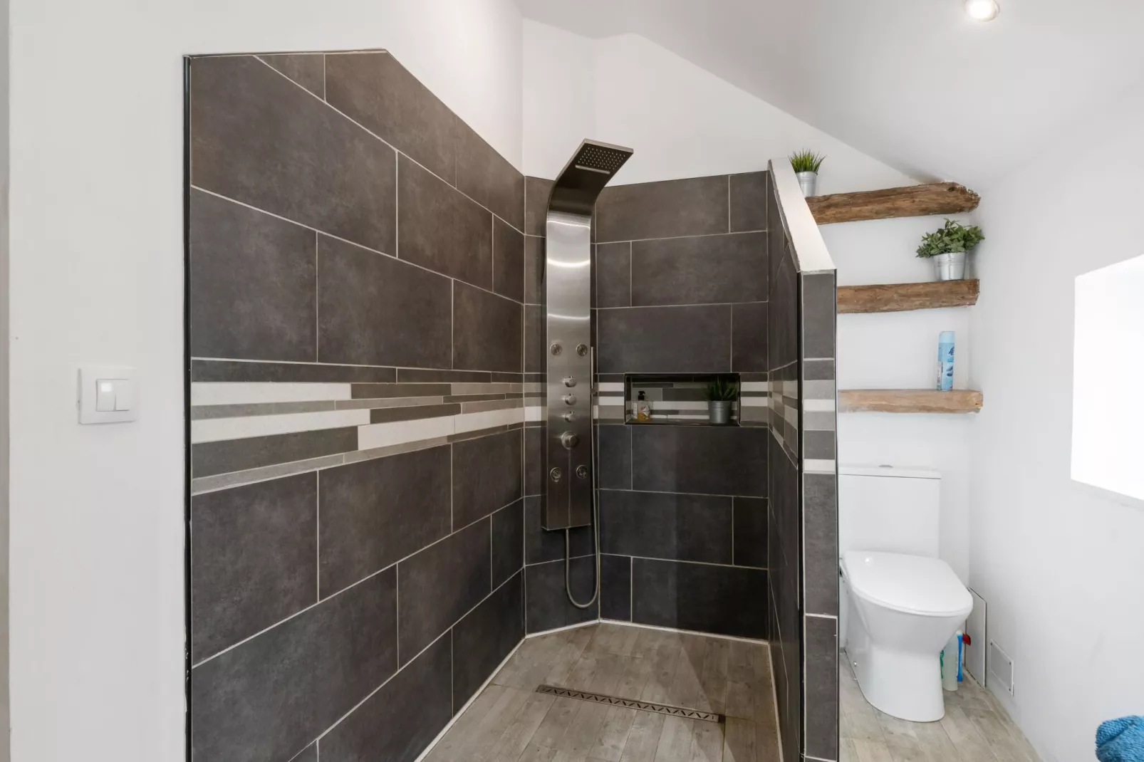 Le Moustier-Badkamer