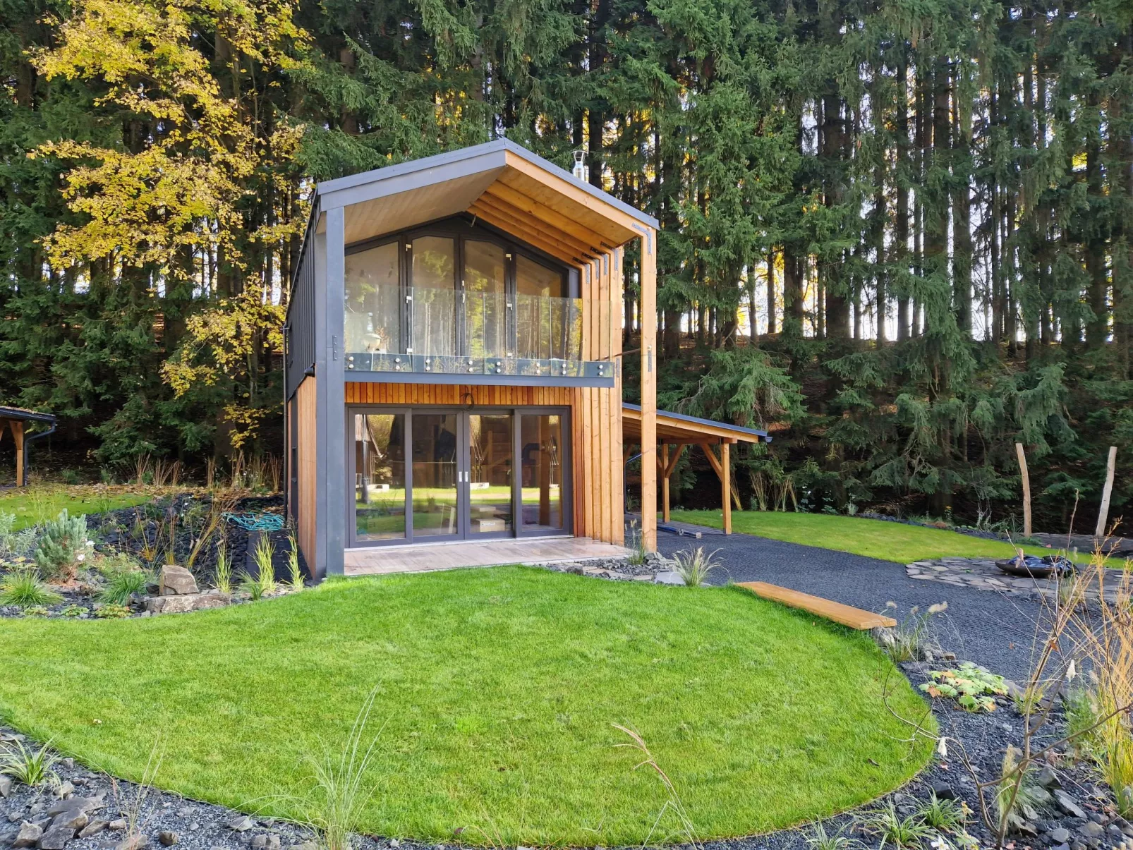 Luxe Timber Lodge & Relaxing Bath”-Buiten