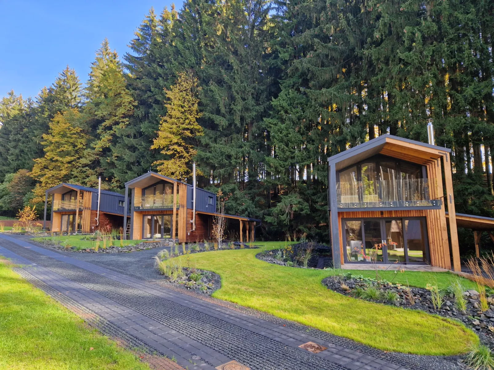 Luxe Timber Lodge & Pet Retreat-Buiten