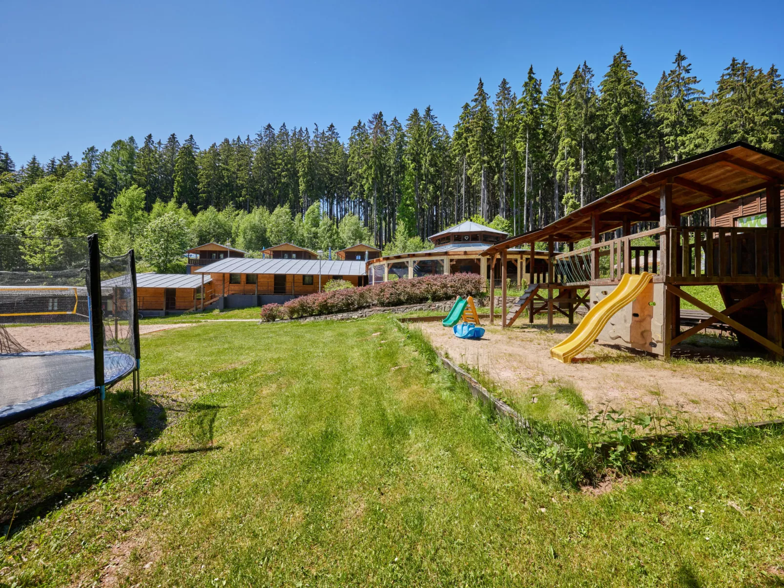 Luxe Timber Lodge & Pet Retreat-Buiten