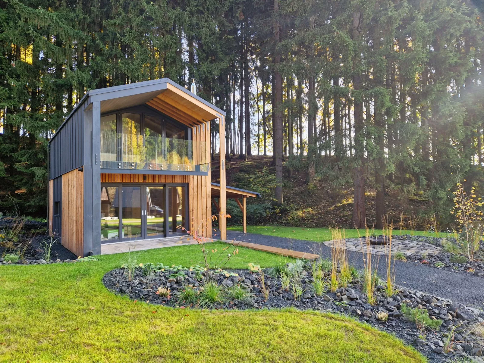 Luxe Timber Lodge & Pet Retreat-Buiten