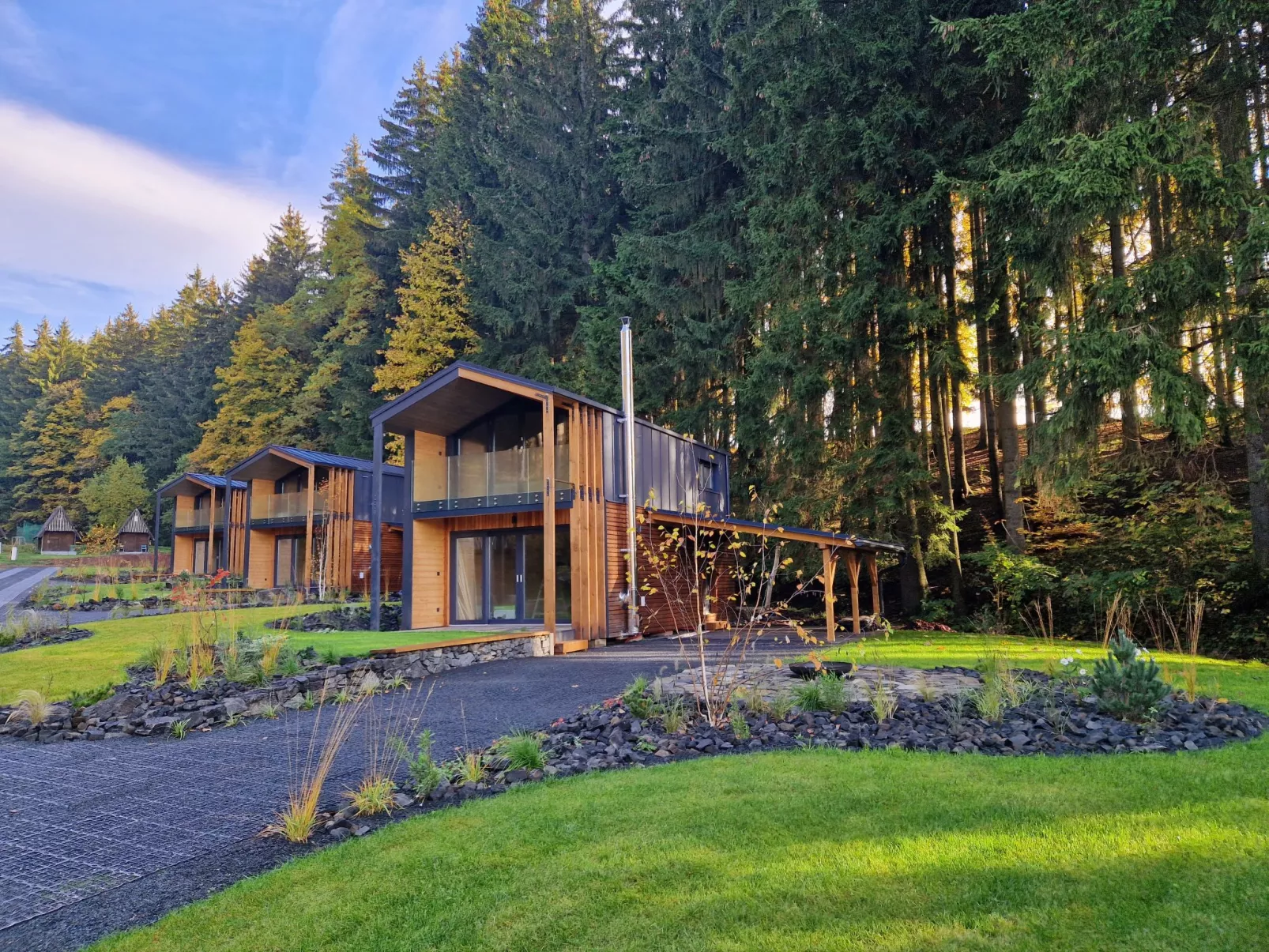 Luxe Timber Lodge & Pet Retreat-Buiten