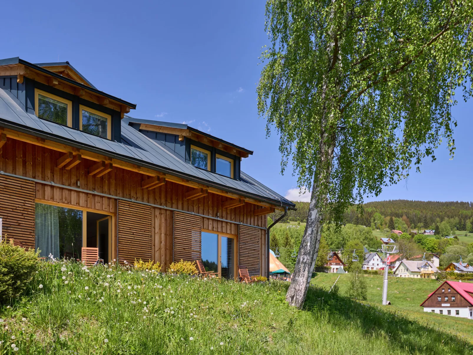 Ski-In Ski-Out Mountain Duplex Portášky3-Buiten