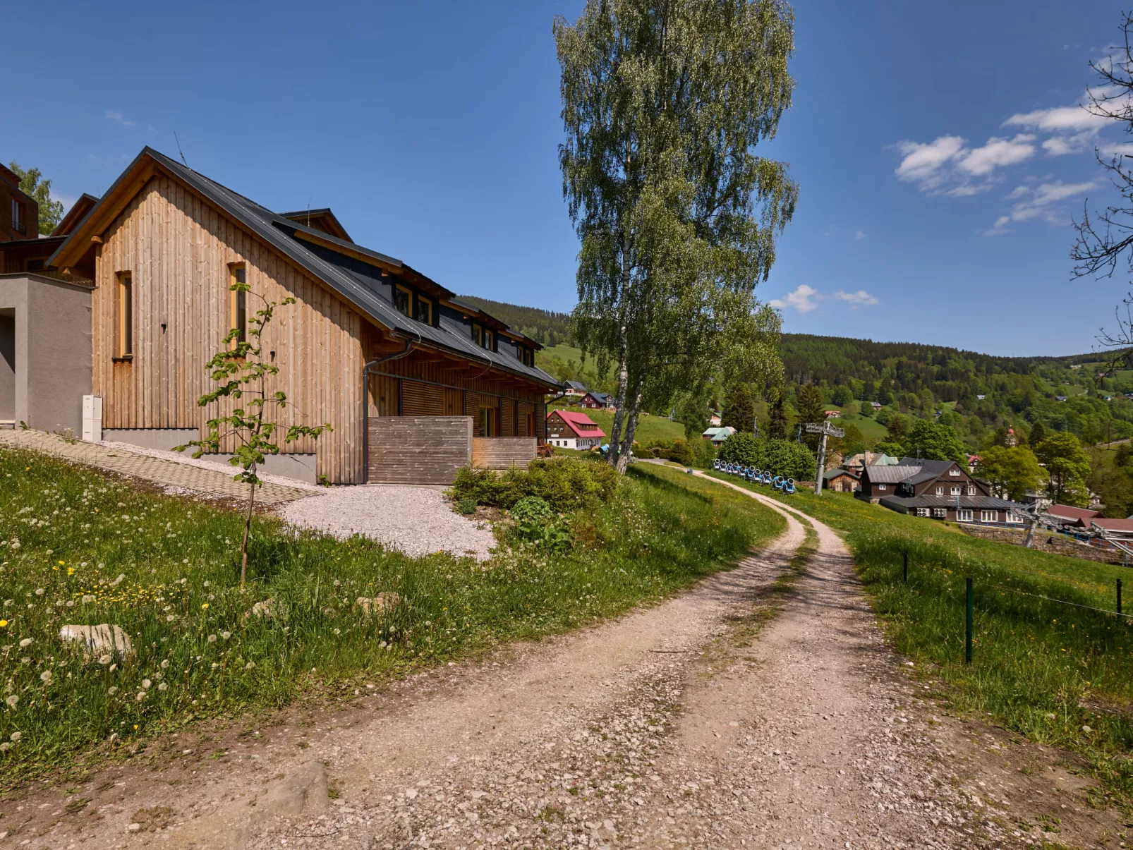 Ski-In Ski-Out Mountain Duplex Portášky3-Buiten