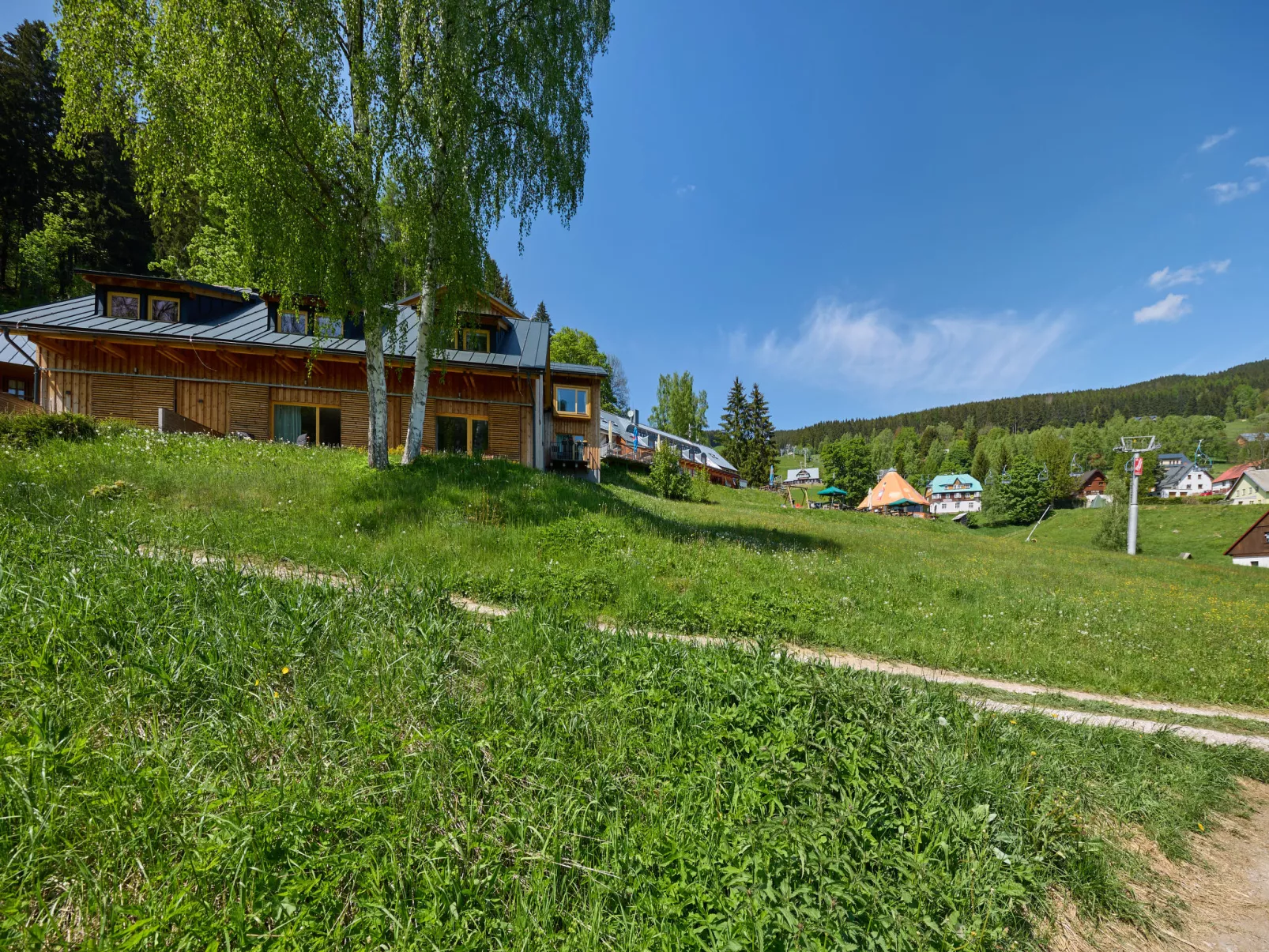 Ski-In Ski-Out Mountain Duplex Portášky3-Buiten