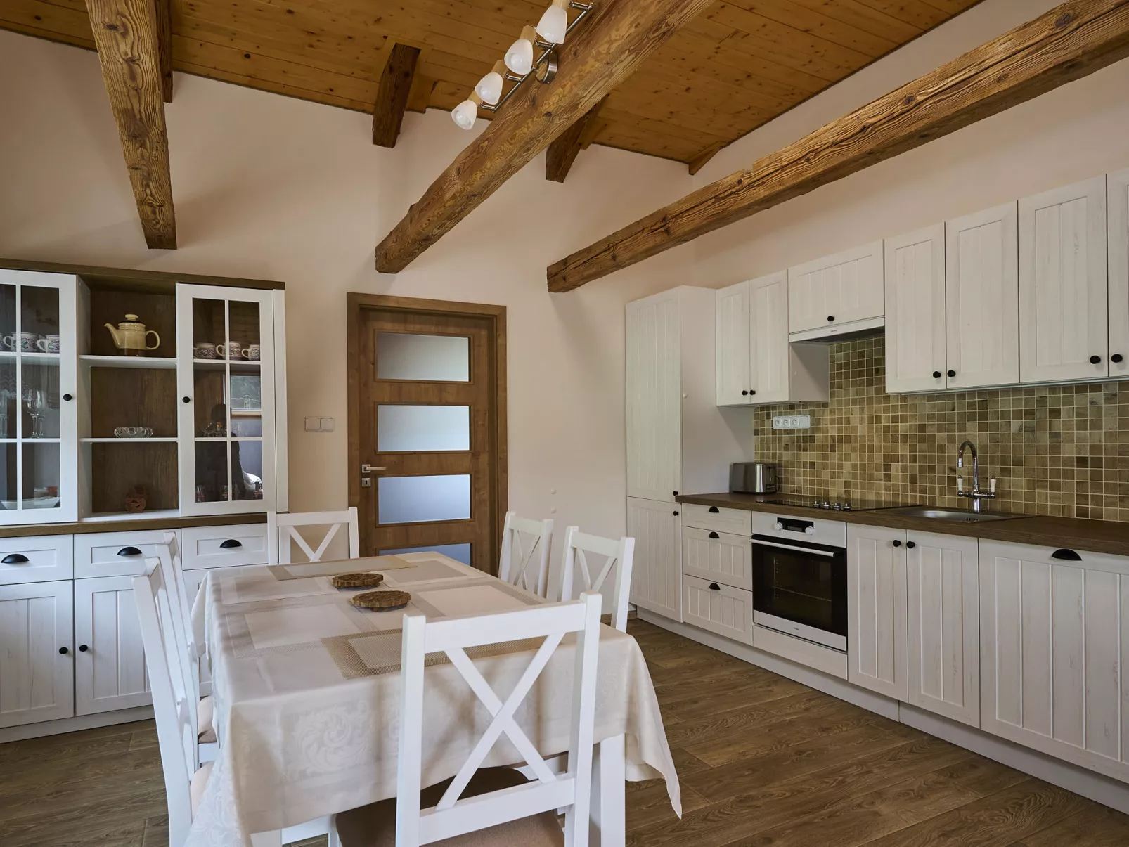 Apartment 8-Binnen