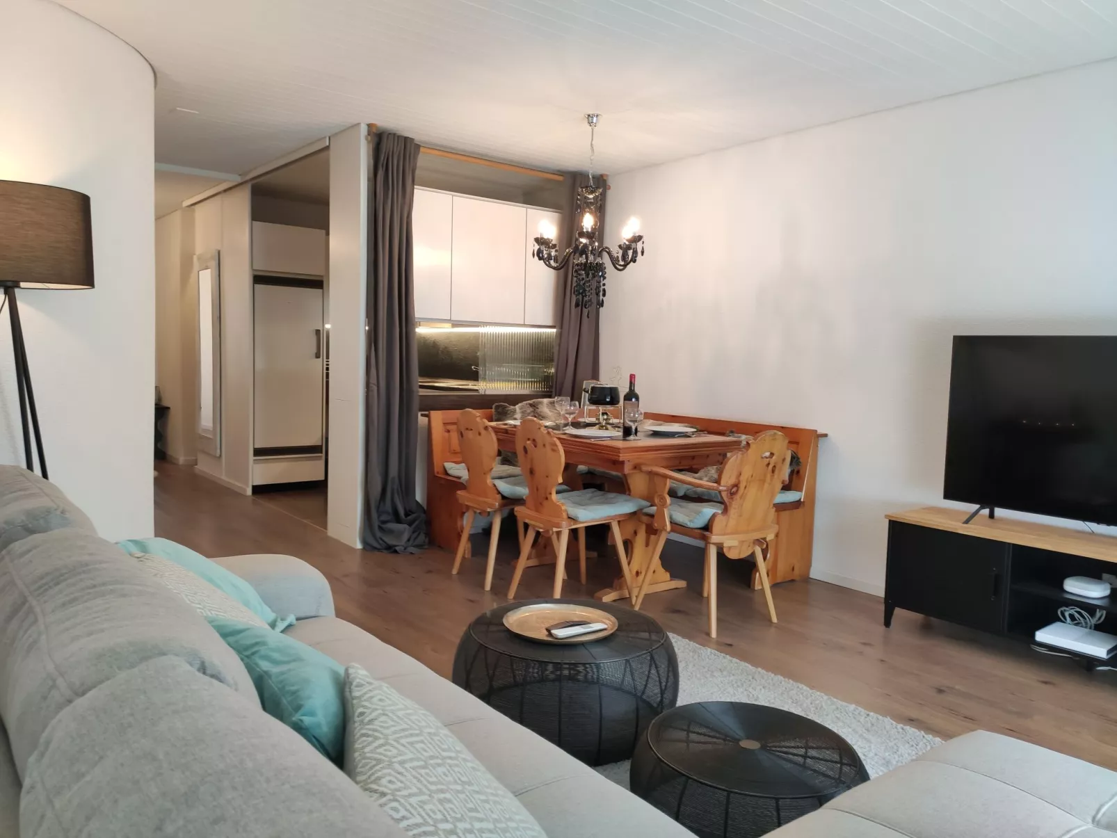 Verbena Apt 4-Binnen