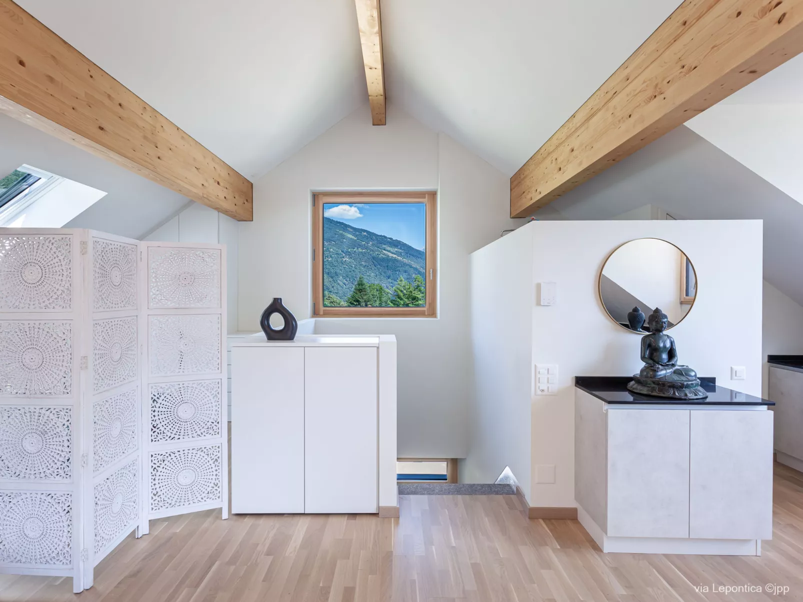 Loft Lepontica-Binnen
