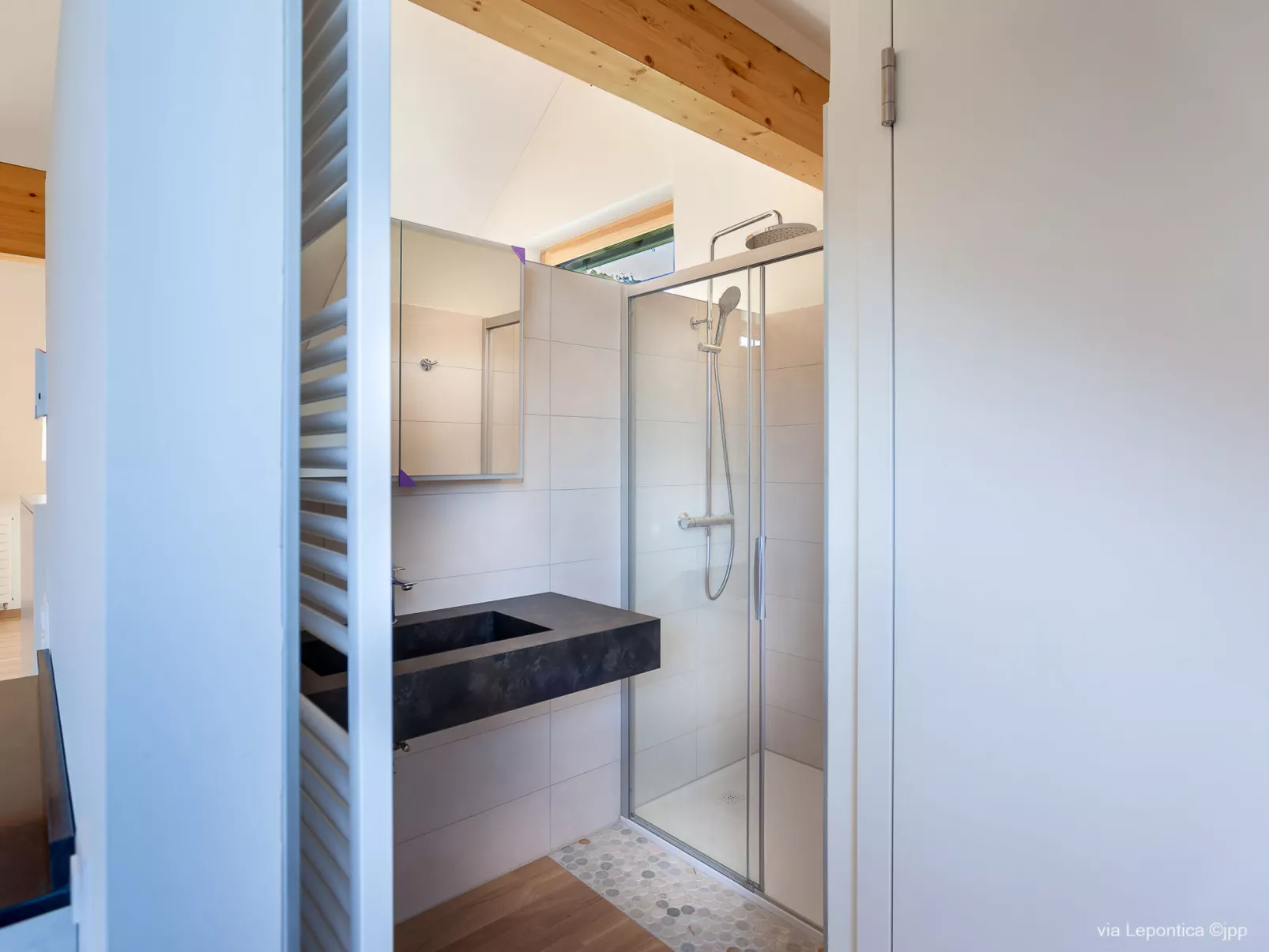 Loft Lepontica-Binnen