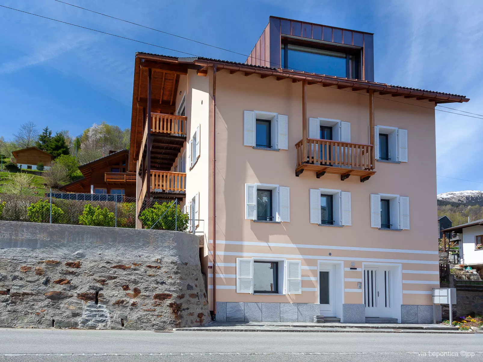 Loft Lepontica-Buiten