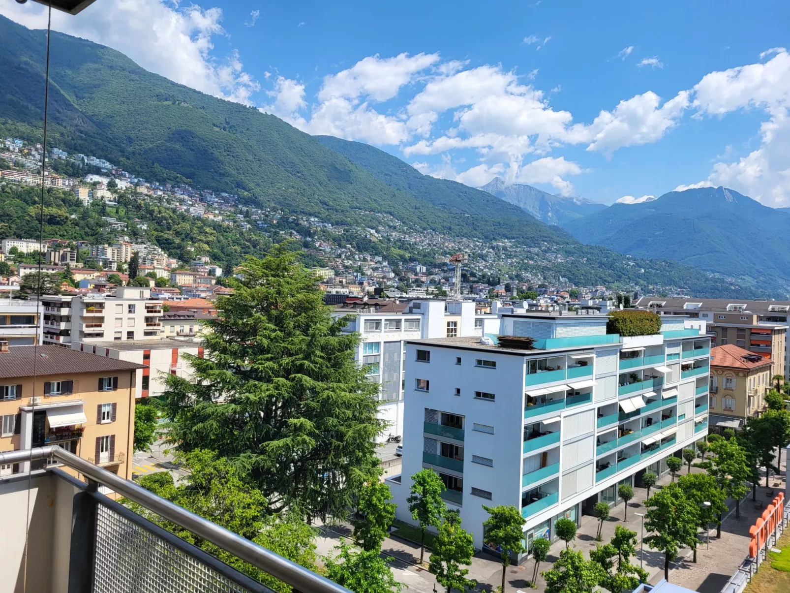 Torre Tessuti Apt.Leonardo-Buiten