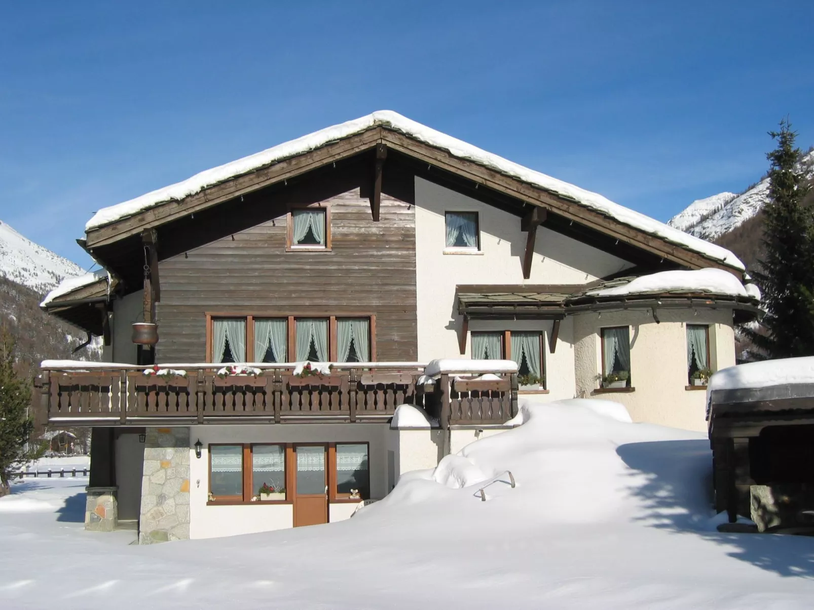 Chalet Sunstar Klein-Buiten