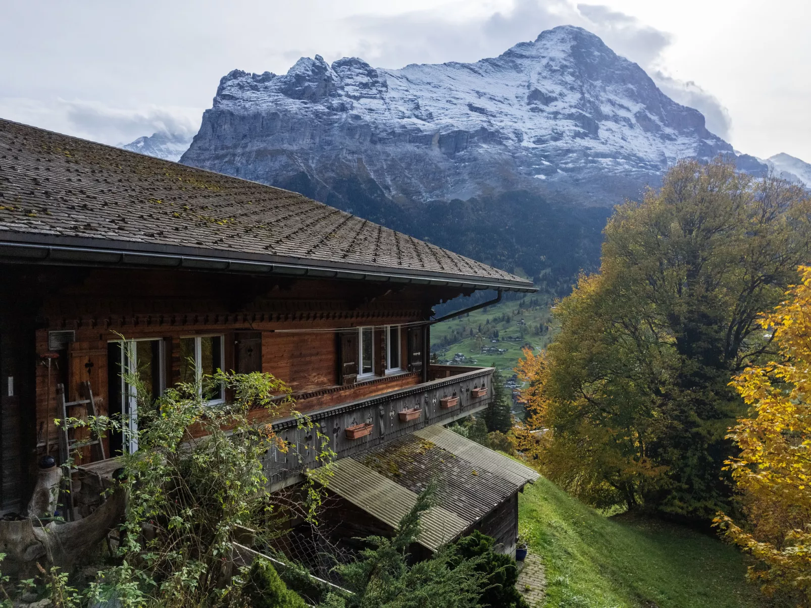 Chalet uf Duft-Buiten