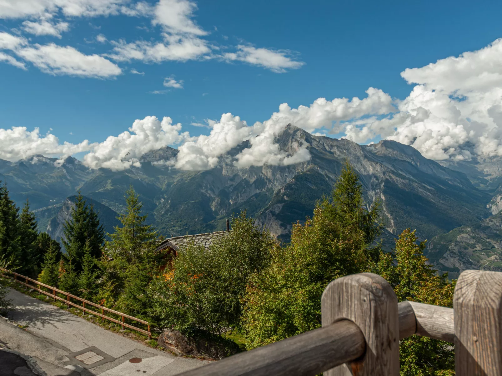 Chalet Jadi-Buiten