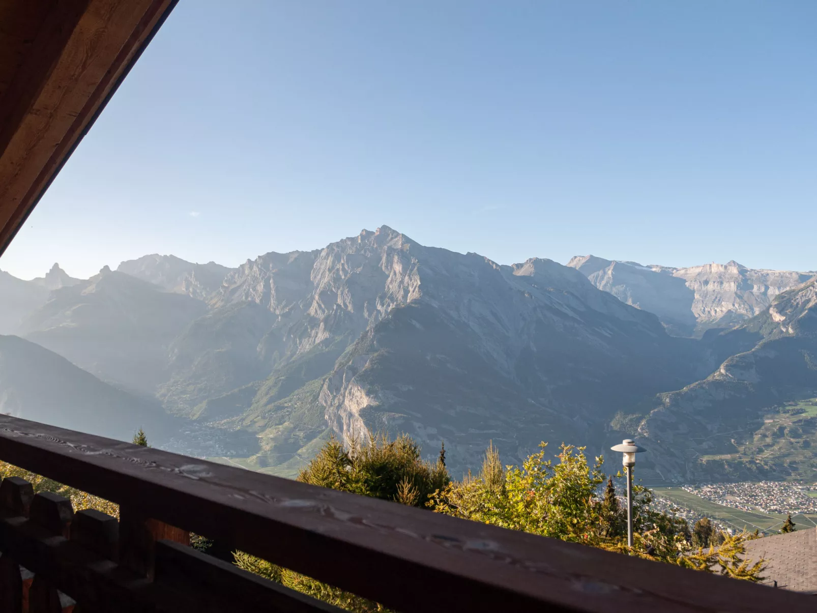 Rêves des Alpes-Buiten