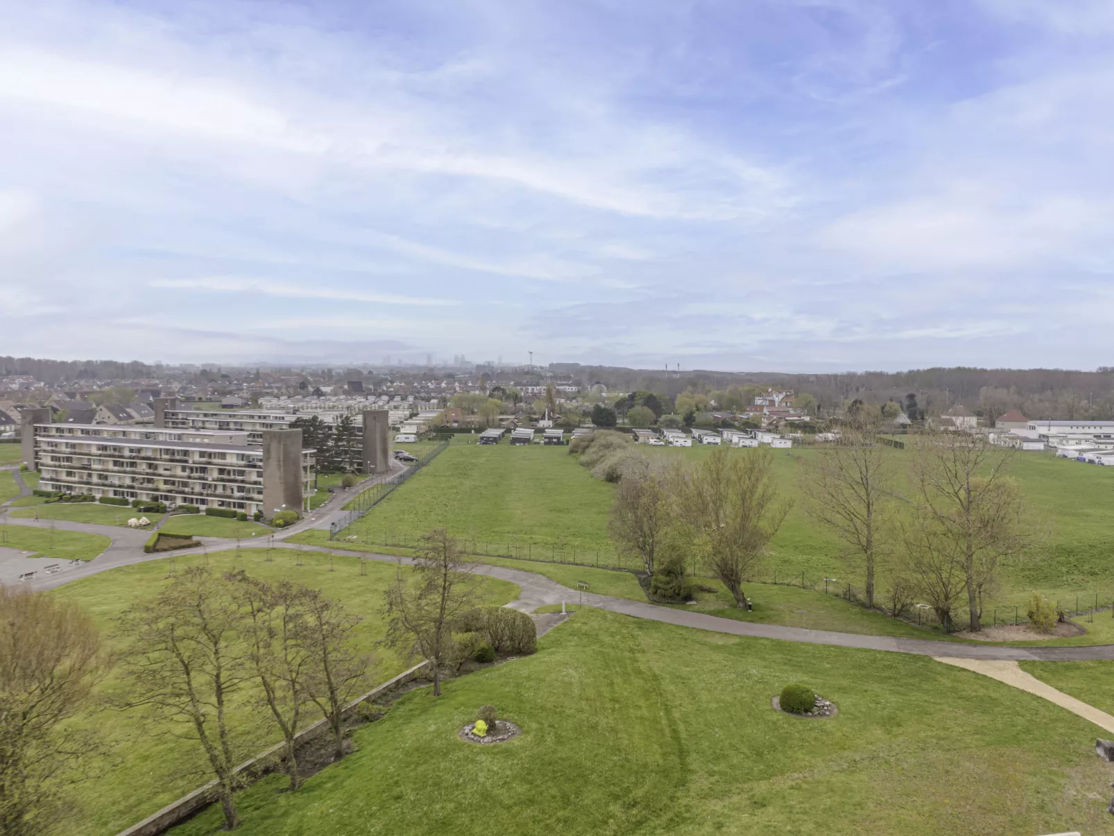 High in the sky with amazing views-Buiten